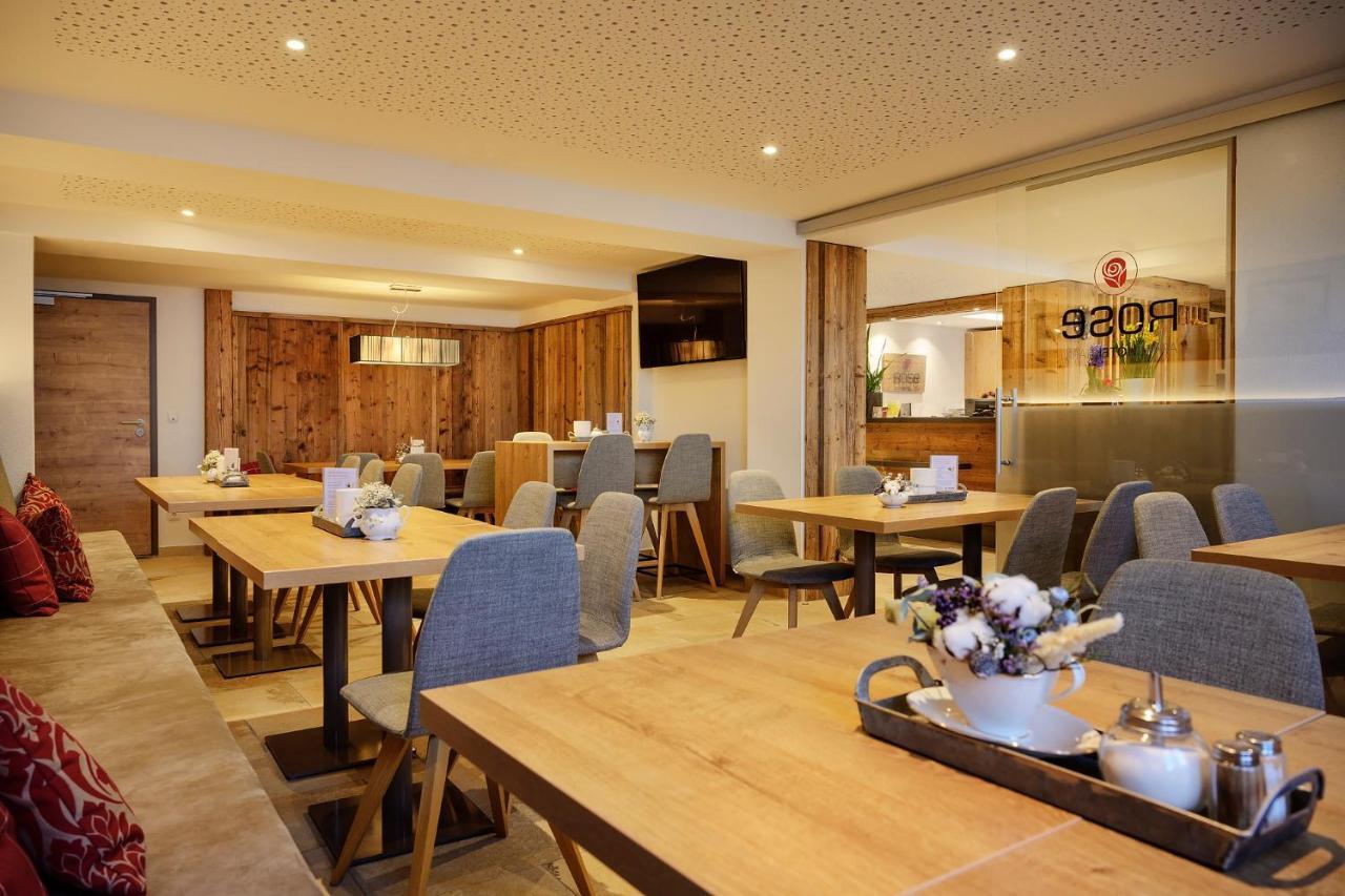 Aparthotel Rose エルヴァンゲン エクステリア 写真